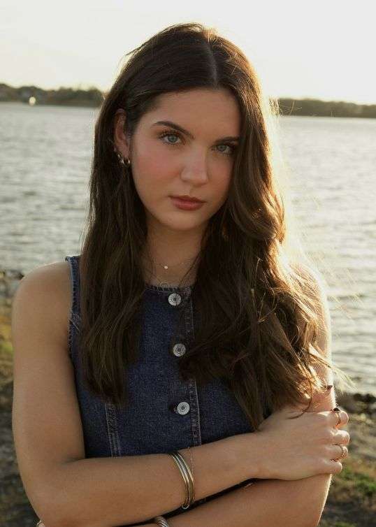 Chloe Turk headshot